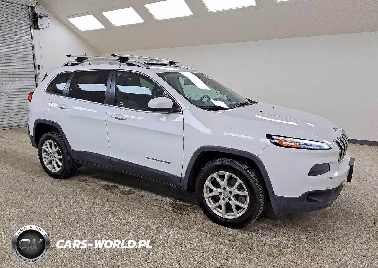 2016 Jeep Cherokee Latitude VIN:1C4PJMCS5GW335777 - 4