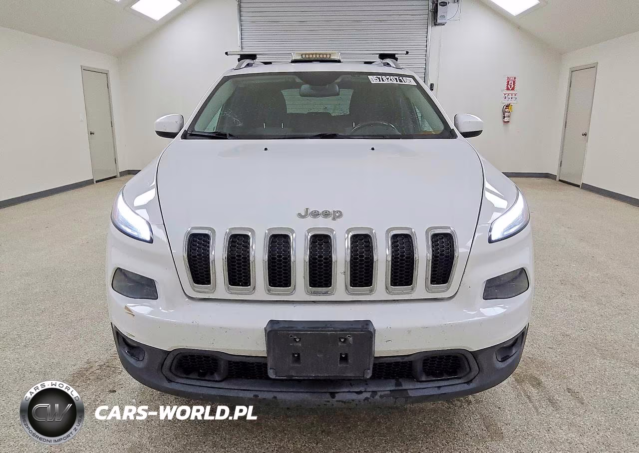 2016 Jeep Cherokee Latitude VIN:1C4PJMCS5GW335777 - 5