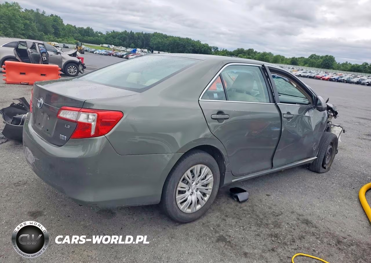 2013 Toyota Camry Hybrid Le VIN:4T1BD1FKXDU070899 - 3