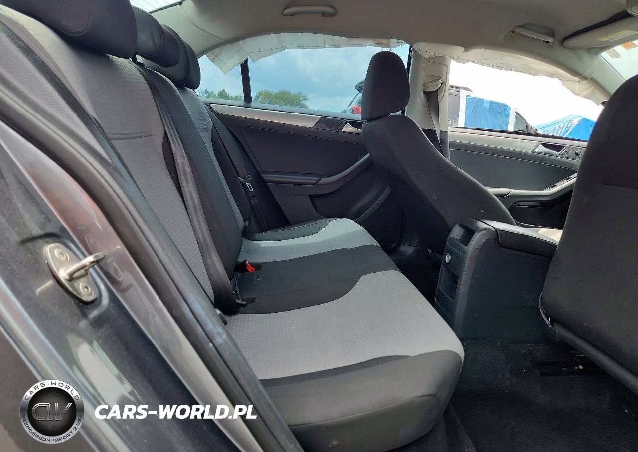 2018 Volkswagen Jetta S VIN:3VW2B7AJXJM247346 - 10