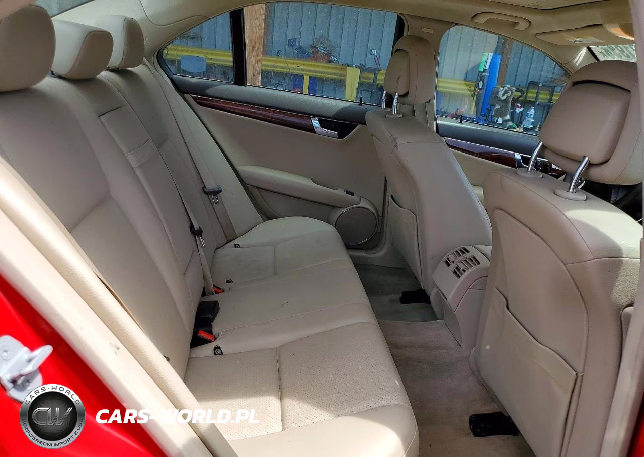 2010 Mercedes-Benz C 300 4Matic VIN:WDDGF8BB9AR090701 - 10
