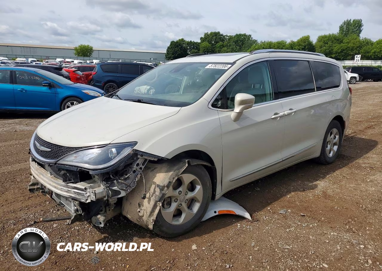 2017 Chrysler Pacifica Touring L Plus