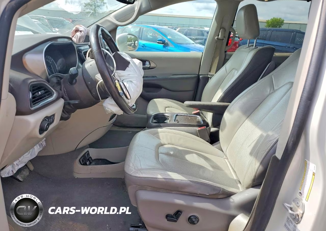 2017 Chrysler Pacifica Touring L Plus VIN:2C4RC1EG0HR616065 - 7