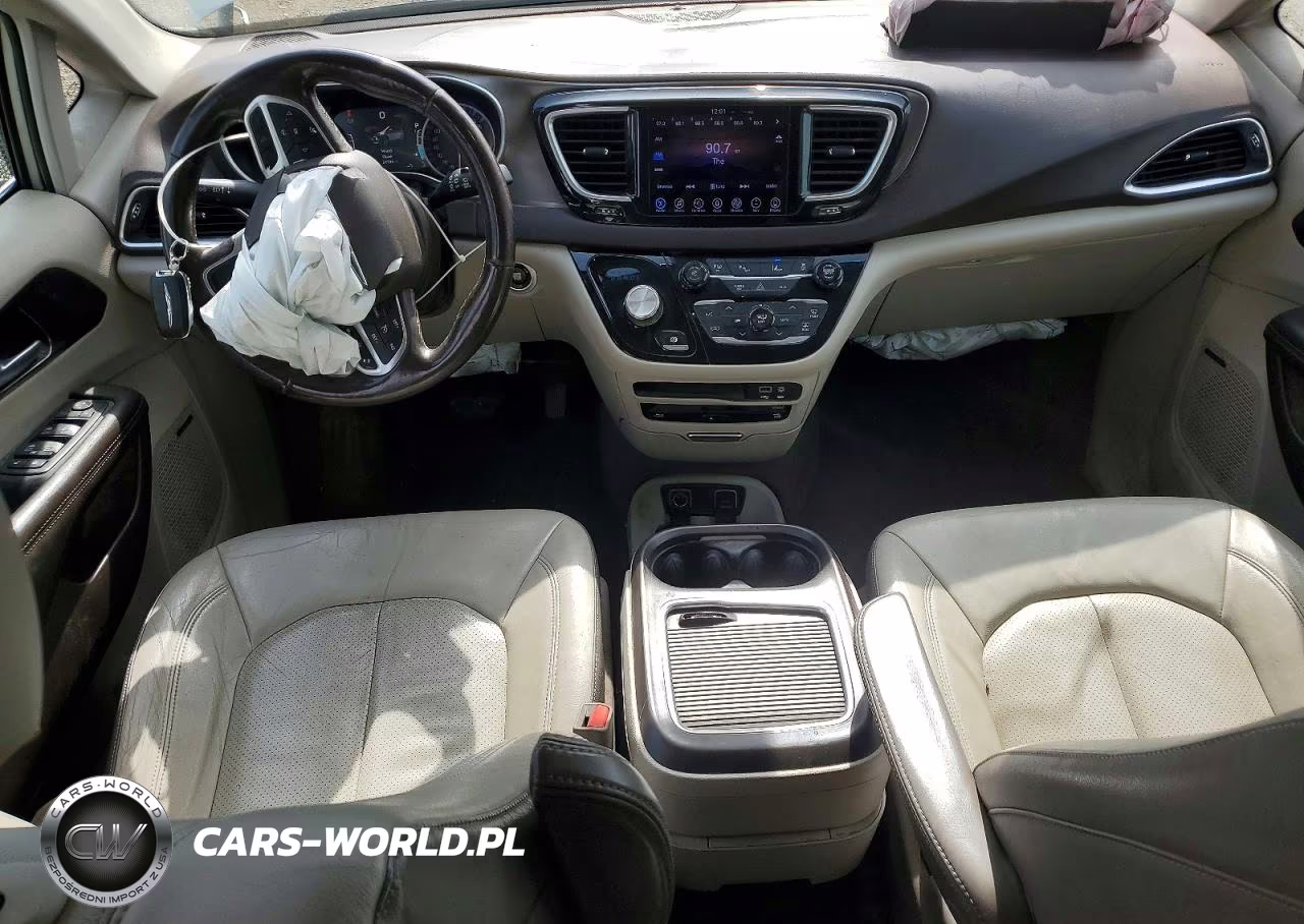 2017 Chrysler Pacifica Touring L Plus VIN:2C4RC1EG0HR616065 - 8