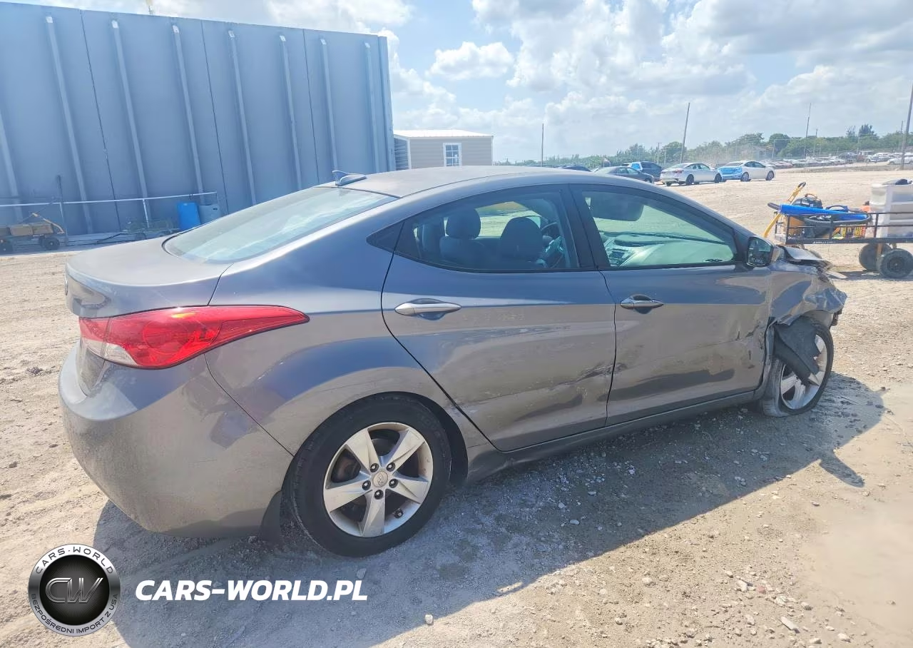 2013 Hyundai Elantra Gls VIN:5NPDH4AE0DH383877 - 3