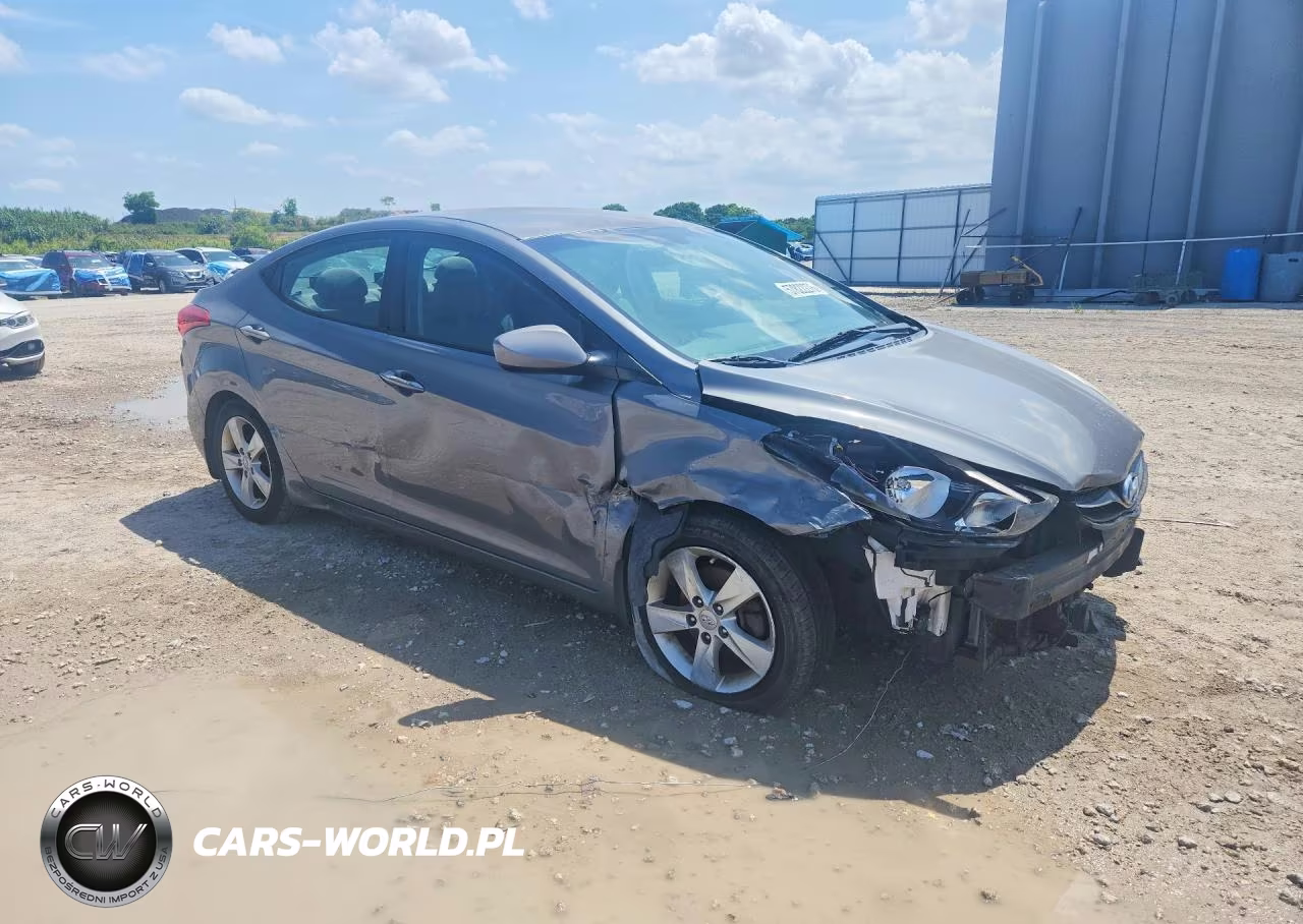 2013 Hyundai Elantra Gls VIN:5NPDH4AE0DH383877 - 4