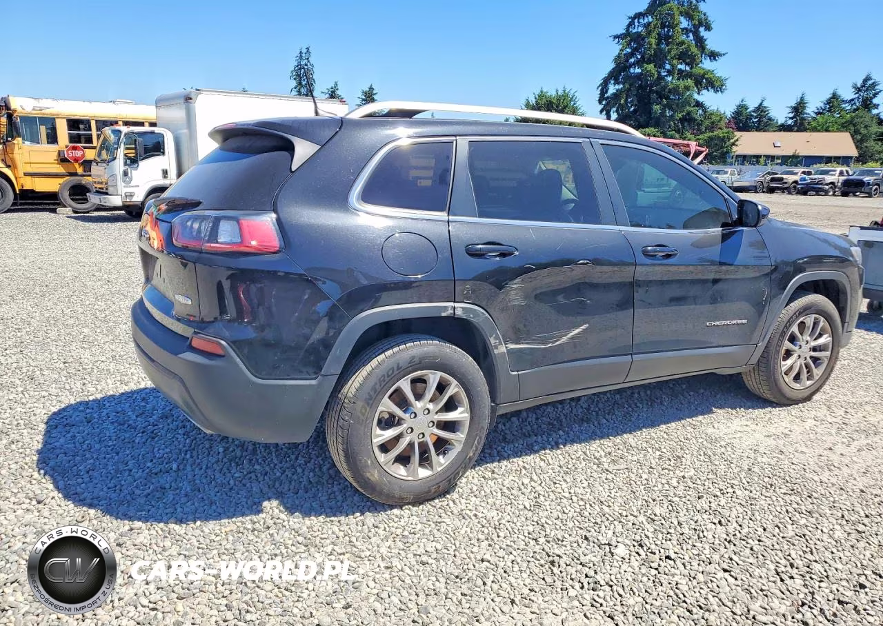 2019 Jeep Cherokee Latitude Plus VIN:1C4PJMLN6KD192773 - 3