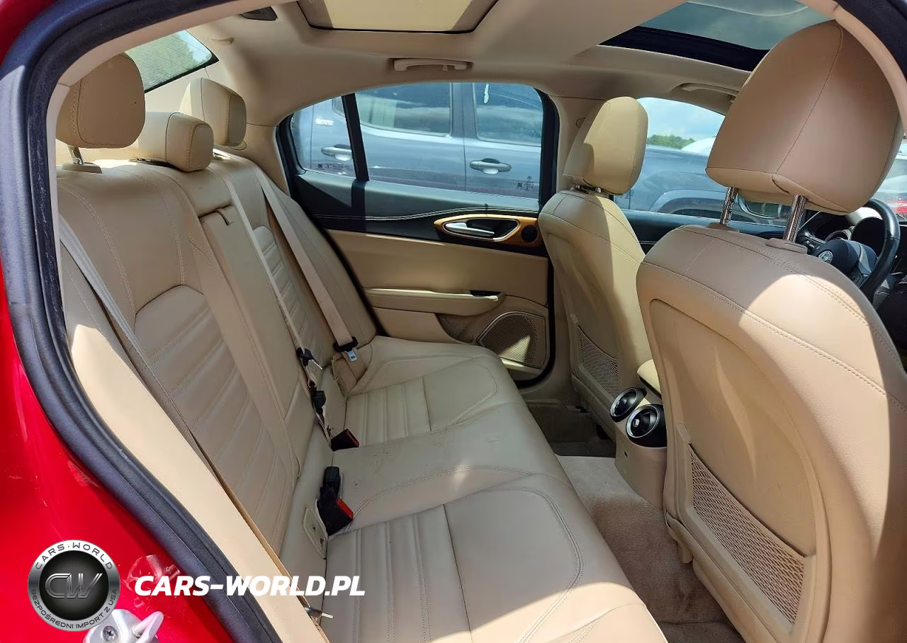 2017 Alfa Romeo Giulia Ti VIN:ZARFAECN8H7549319 - 10