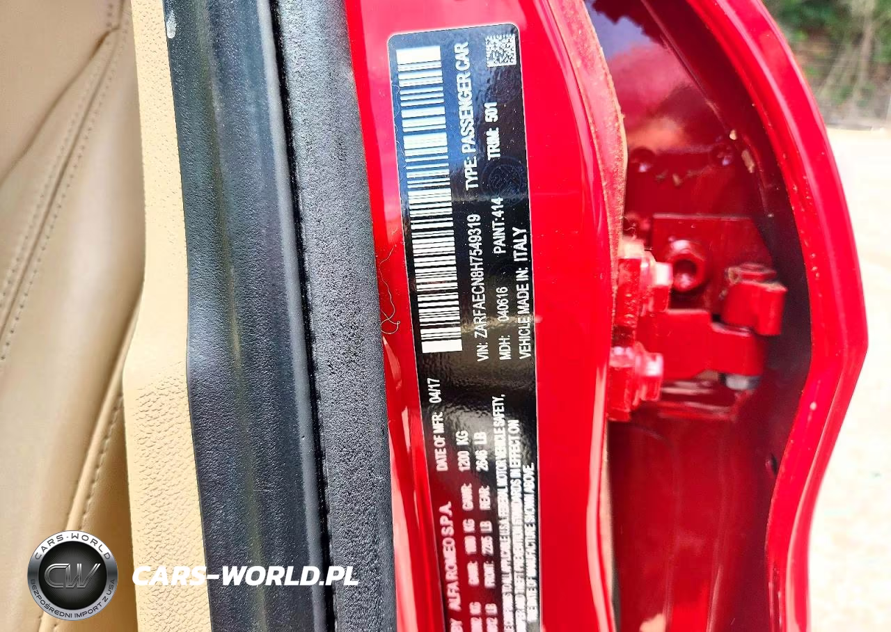 2017 Alfa Romeo Giulia Ti VIN:ZARFAECN8H7549319 - 12