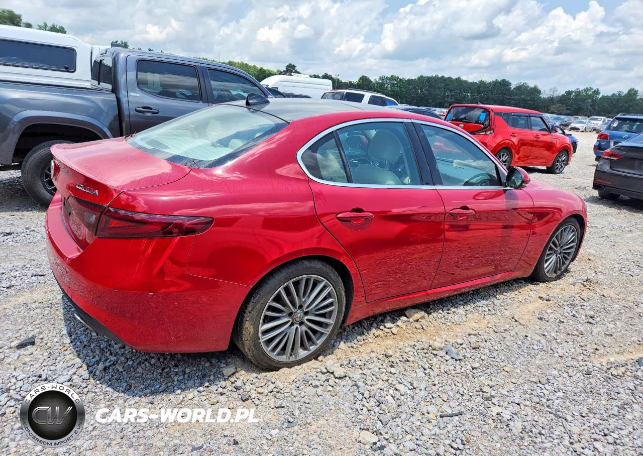 2017 Alfa Romeo Giulia Ti VIN:ZARFAECN8H7549319 - 3