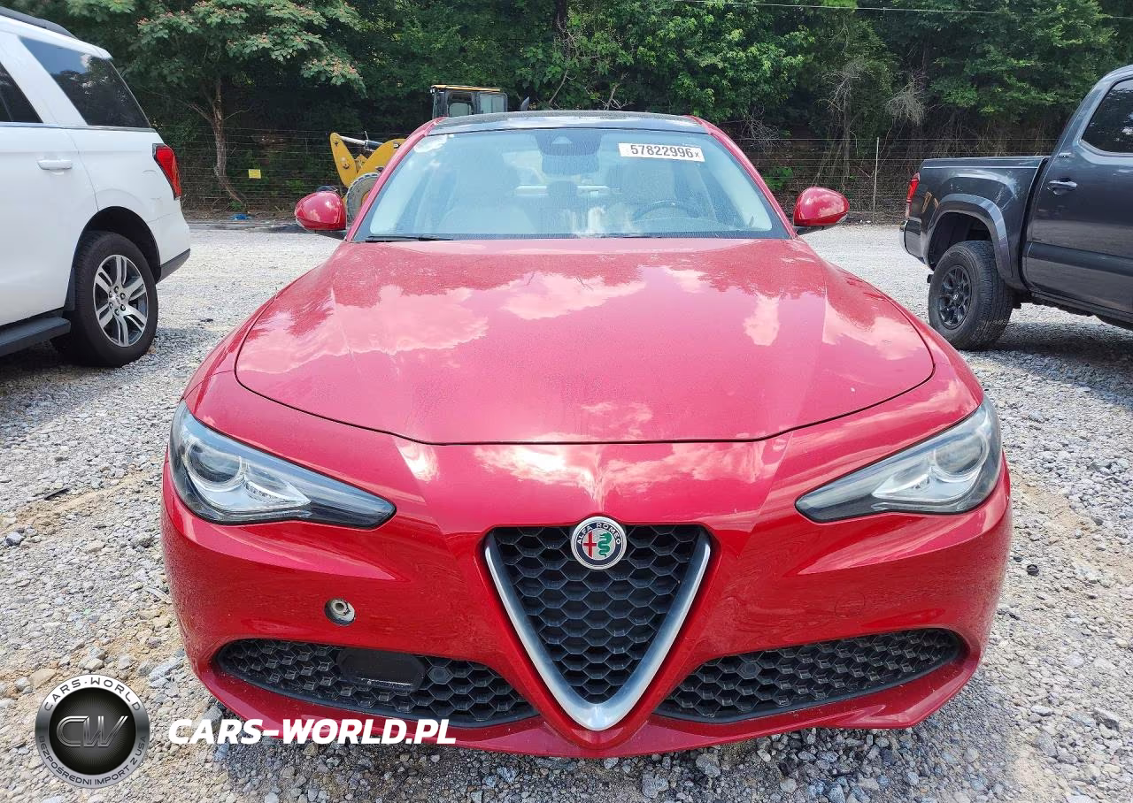 2017 Alfa Romeo Giulia Ti VIN:ZARFAECN8H7549319 - 5