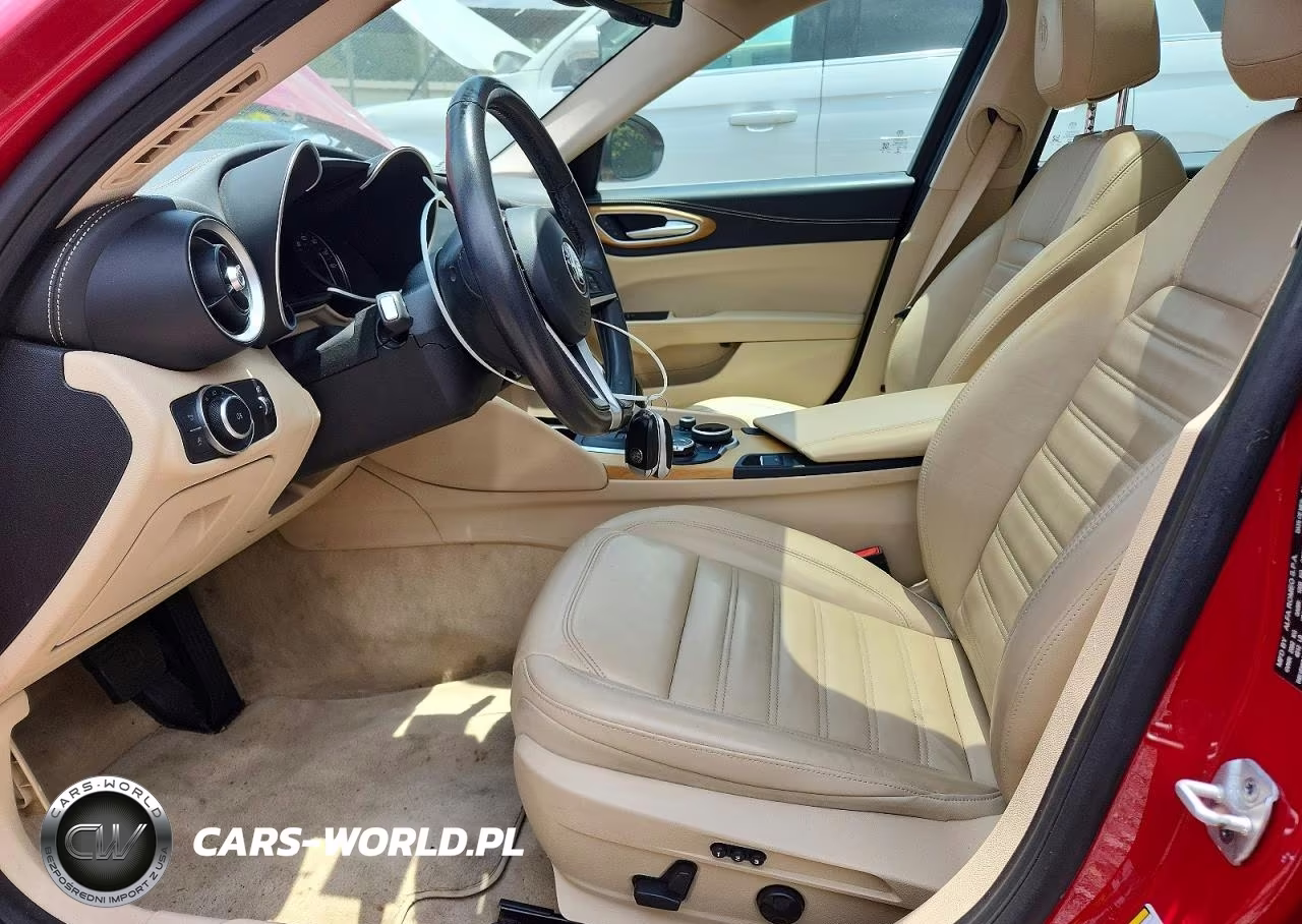 2017 Alfa Romeo Giulia Ti VIN:ZARFAECN8H7549319 - 7