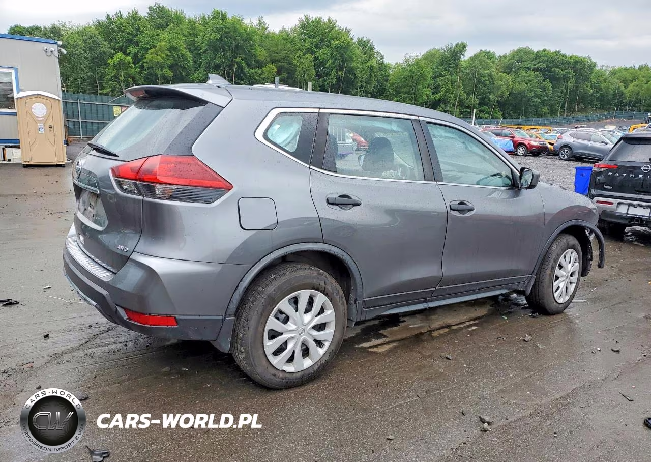 2018 Nissan Rogue S VIN:JN8AT2MV2JW302888 - 3