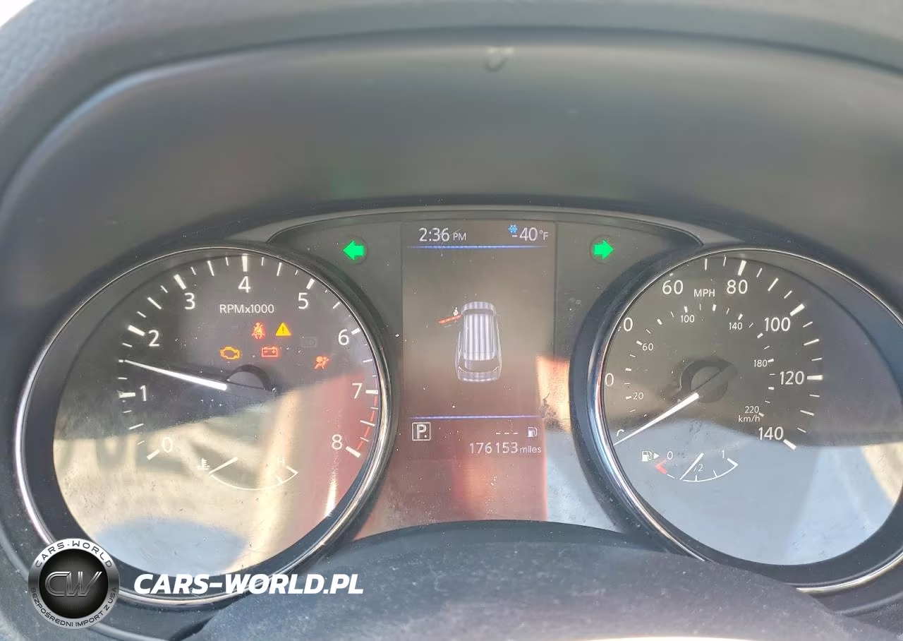2018 Nissan Rogue S VIN:JN8AT2MV2JW302888 - 9