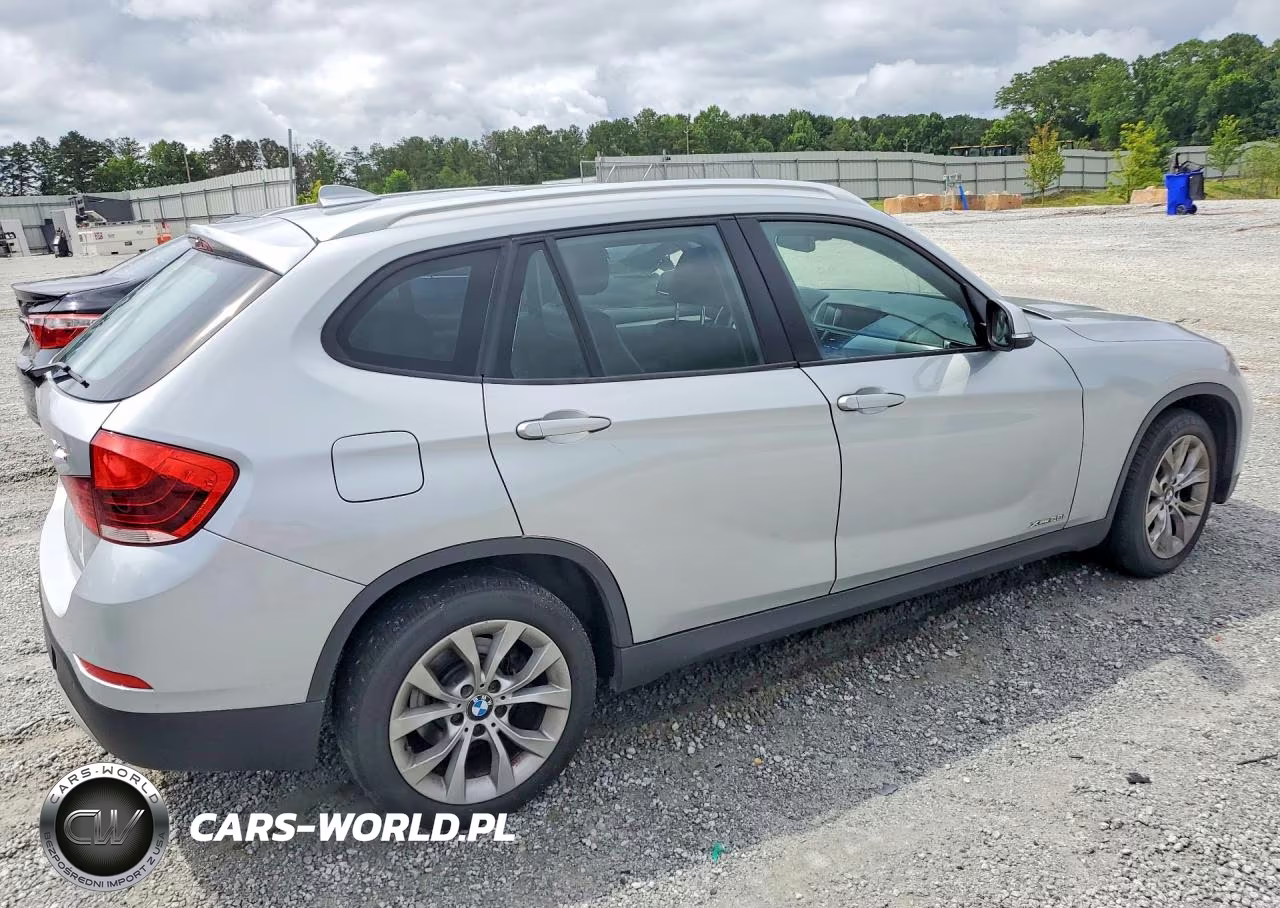 2014 BMW X1 xDrive28I VIN:WBAVL1C59EVY23365 - 3