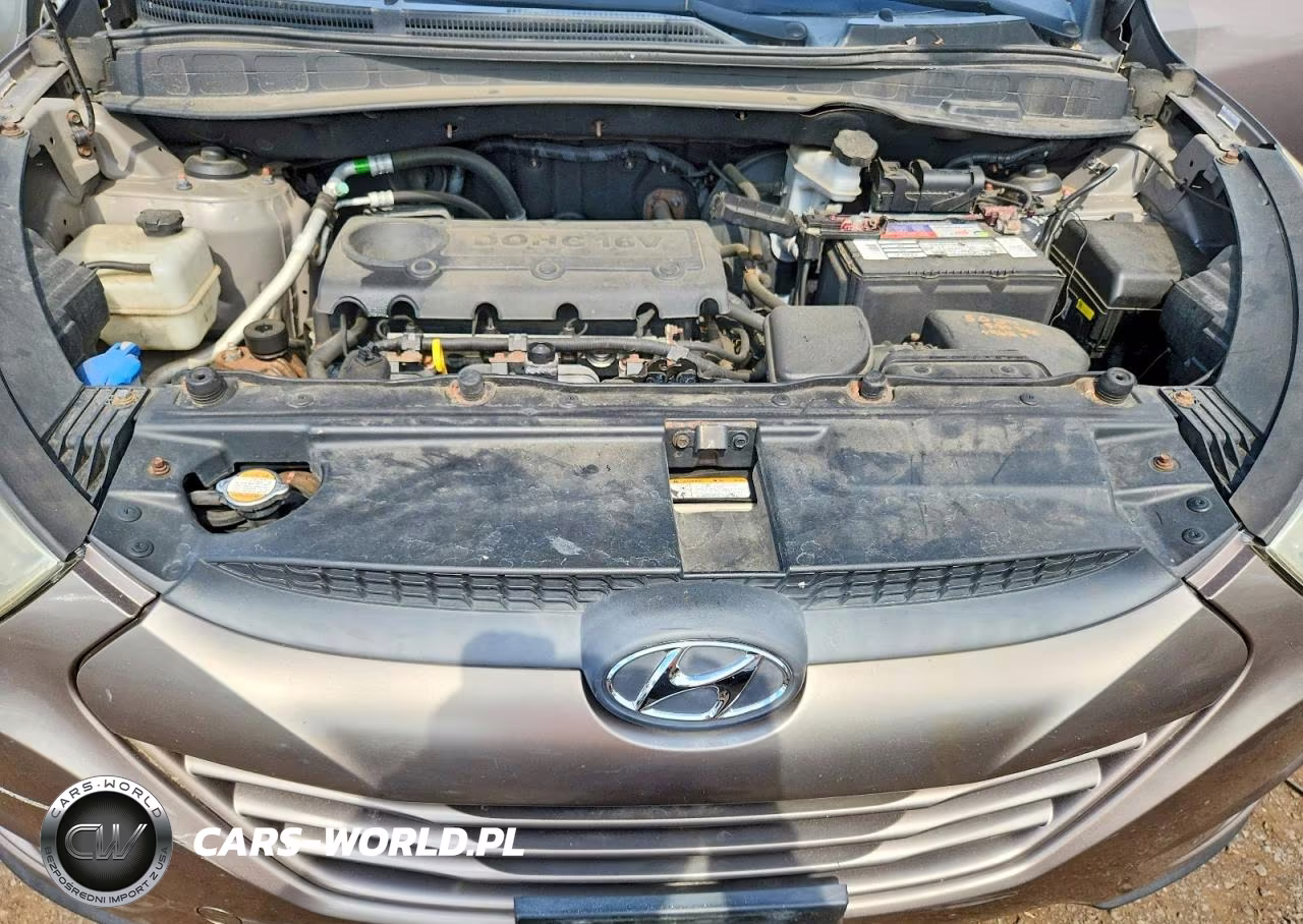 2012 Hyundai Tucson Gls VIN:KM8JUCAC1CU415808 - 11