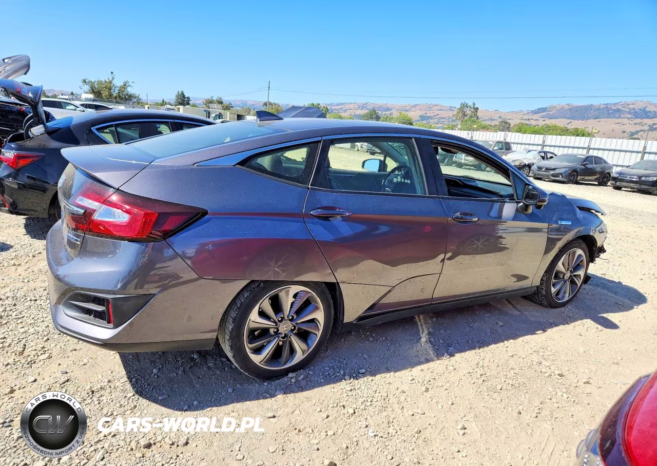 2018 Honda Clarity VIN:JHMZC5F12JC023841 - 3
