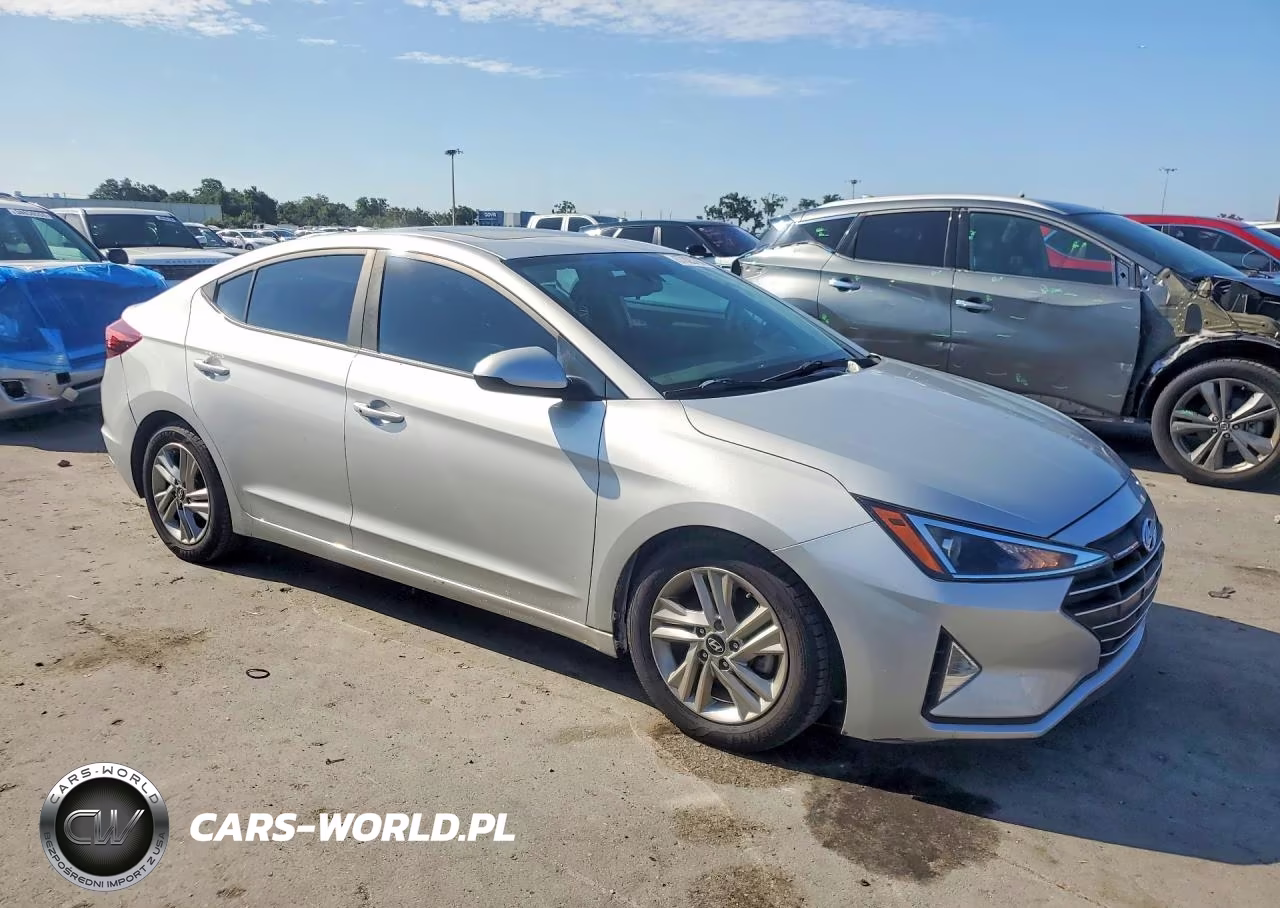 2019 Hyundai Elantra Value Edition VIN:5NPD84LF7KH450462 - 4
