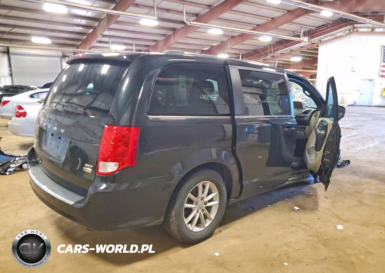 2018 Dodge Grand Caravan Sxt VIN:2C4RDGCG8JR301572 - 3