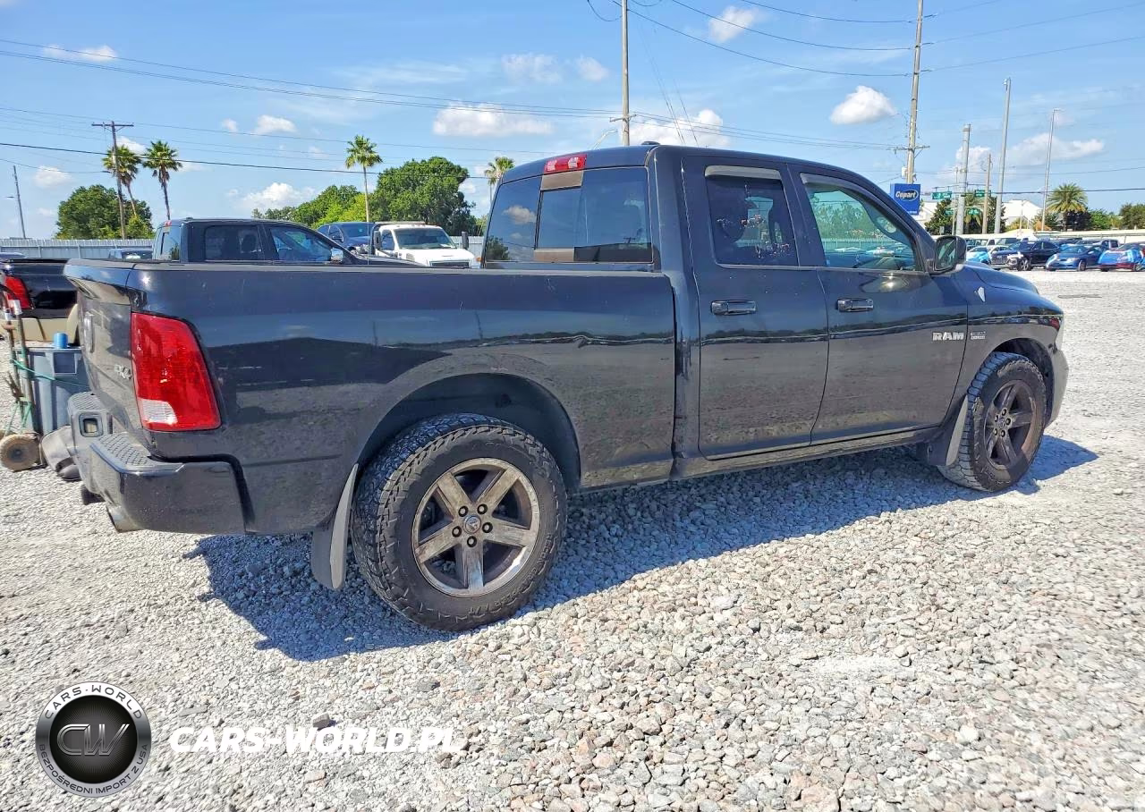 2010 Dodge Ram 1500 VIN:1D7RV1GT3AS207301 - 3