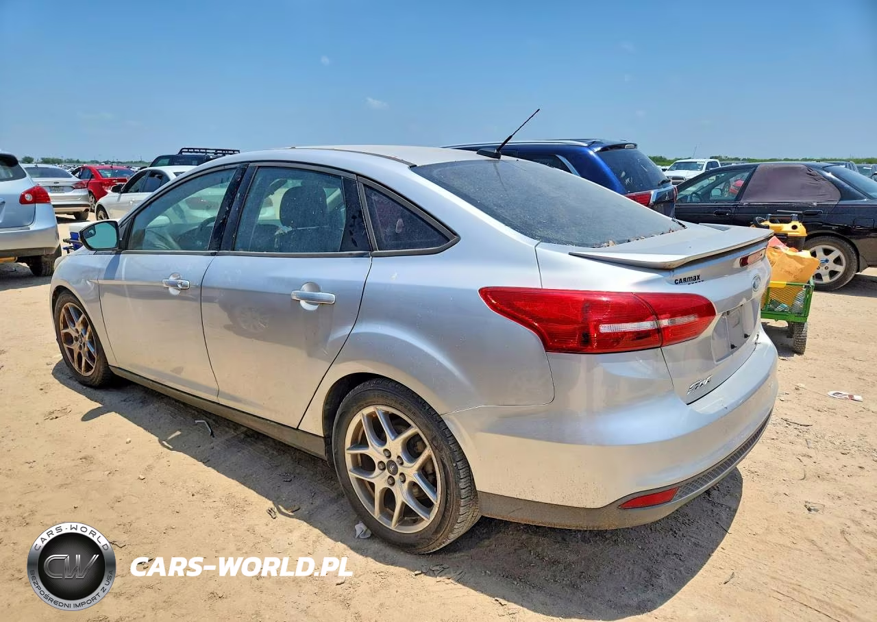 2015 Ford Focus Se VIN:1FADP3F21FL240582 - 2
