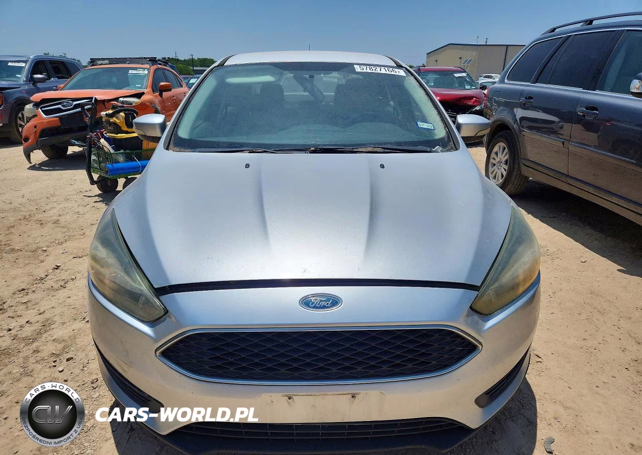 2015 Ford Focus Se VIN:1FADP3F21FL240582 - 5
