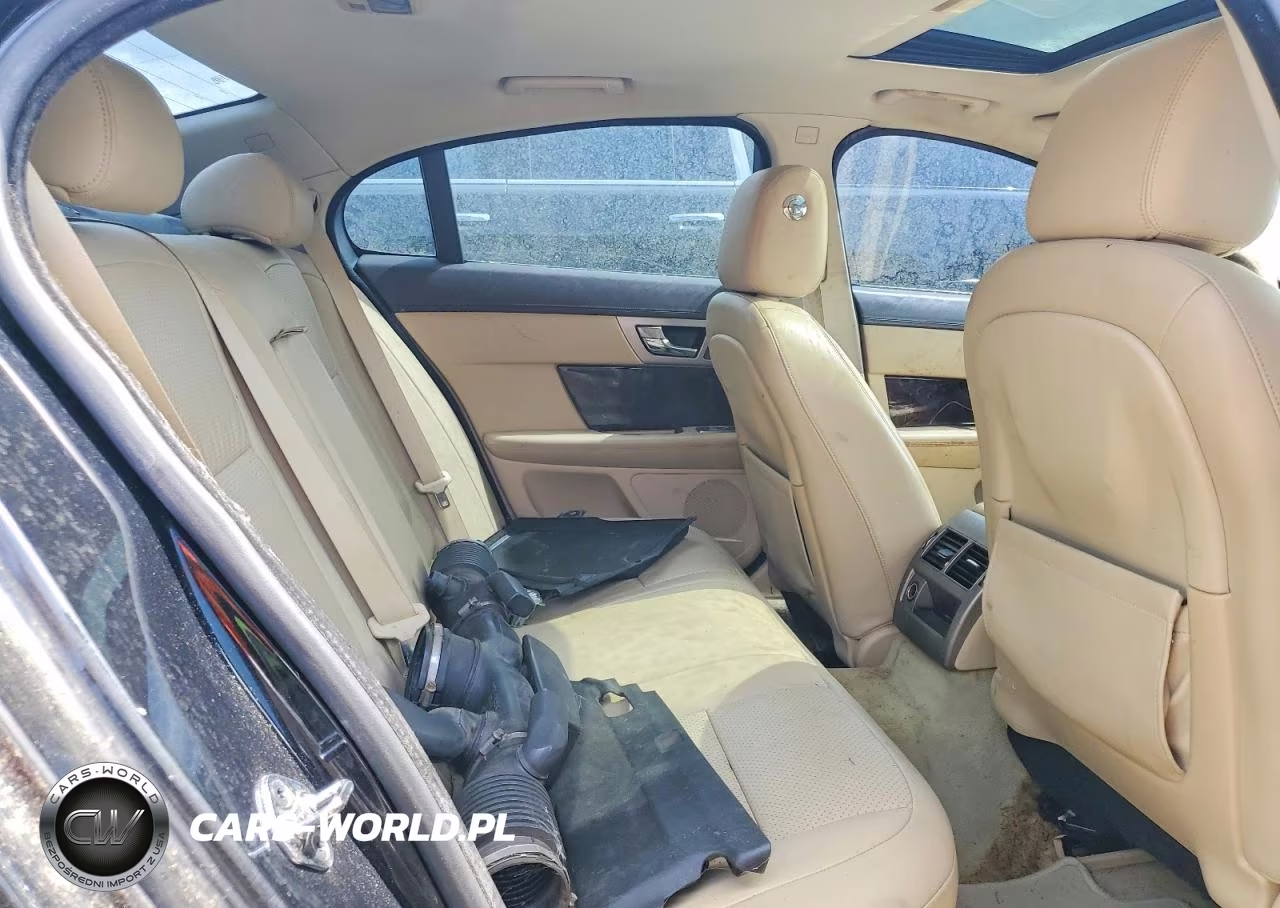 2011 Jaguar Xf Premium VIN:SAJWA0GB1BLS06896 - 10