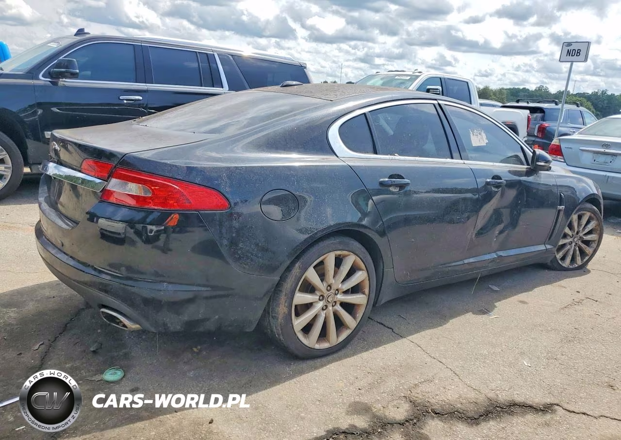 2011 Jaguar Xf Premium VIN:SAJWA0GB1BLS06896 - 3