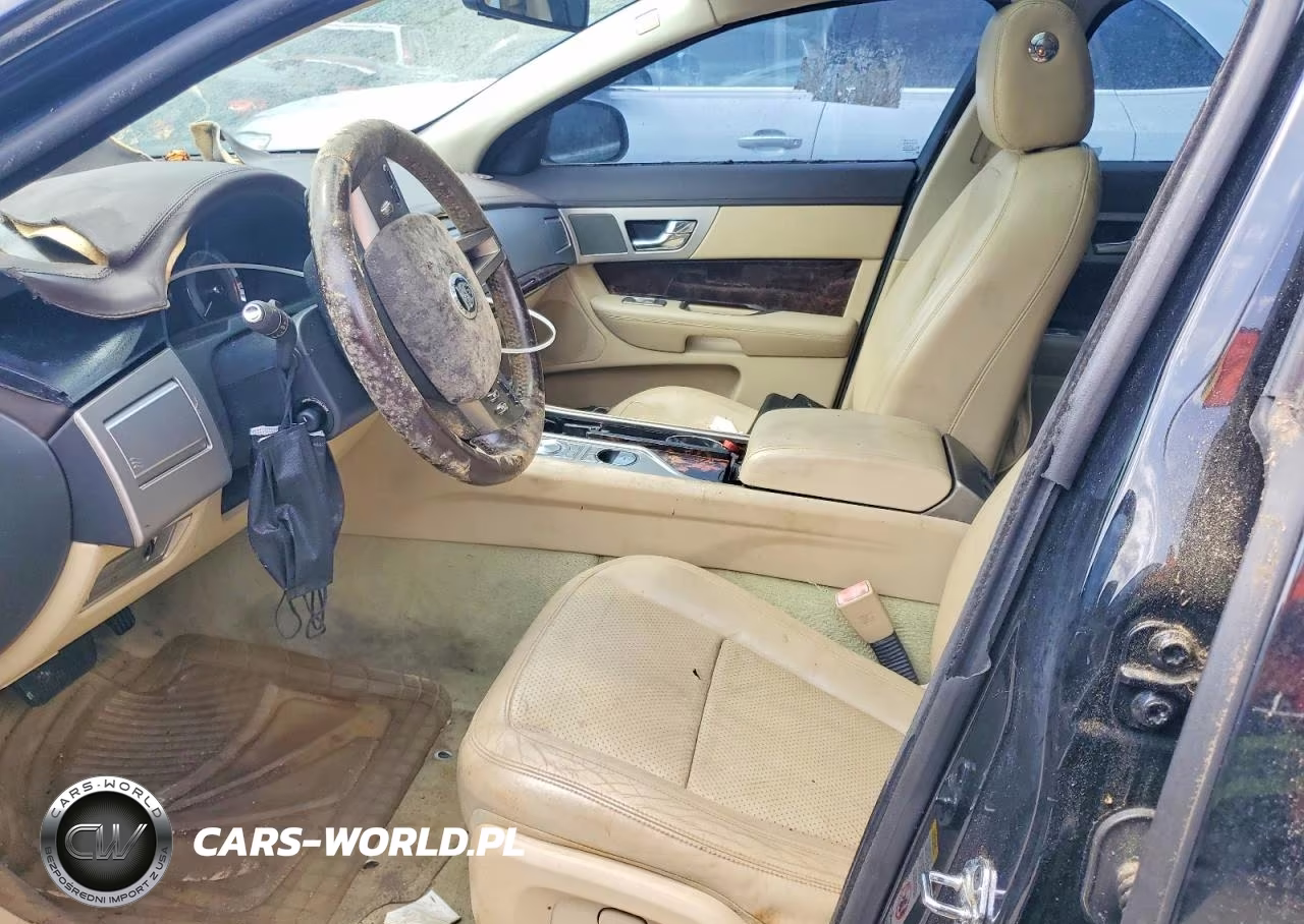2011 Jaguar Xf Premium VIN:SAJWA0GB1BLS06896 - 7