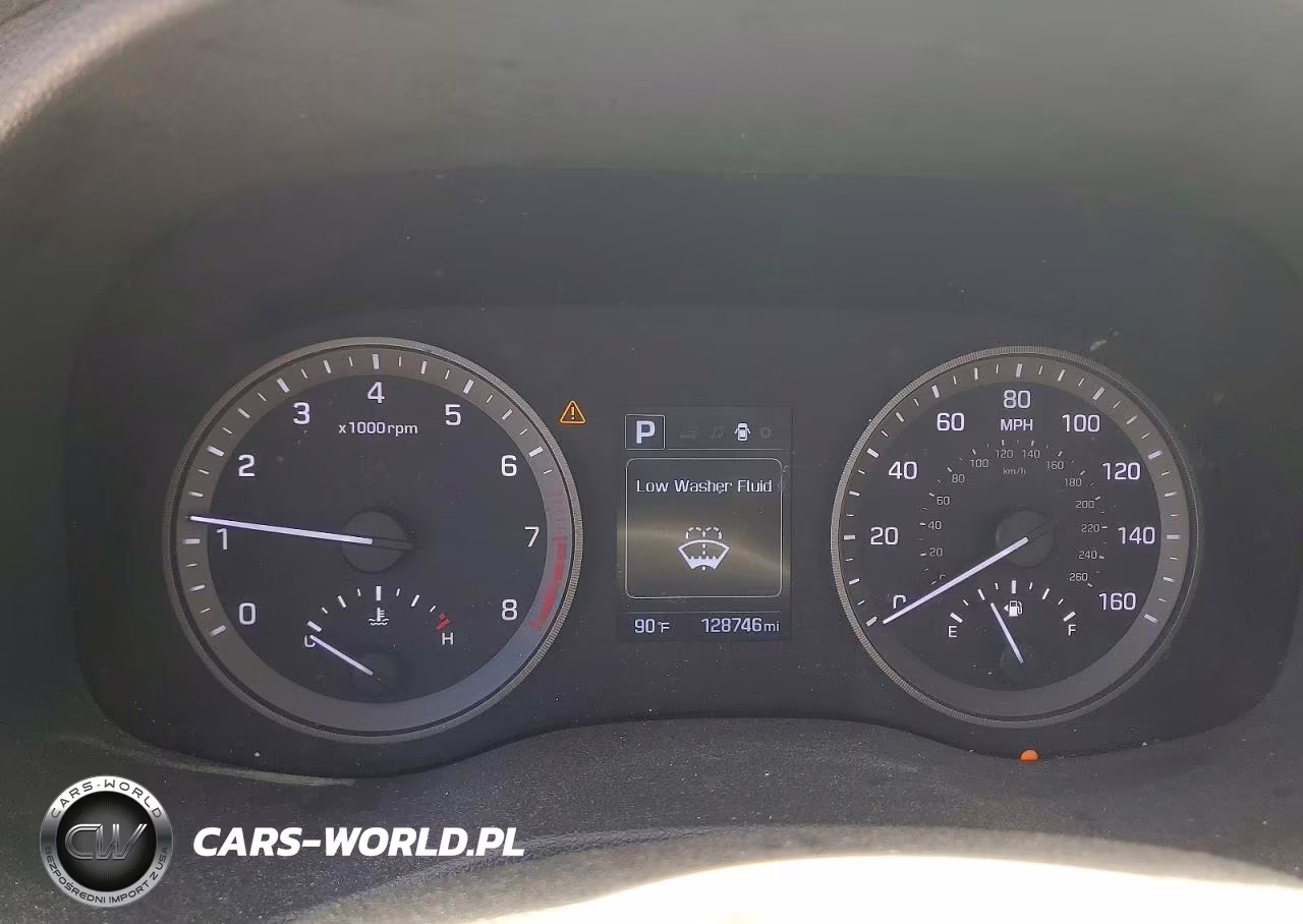2018 Hyundai Tucson Value VIN:KM8J3CA24JU688765 - 9