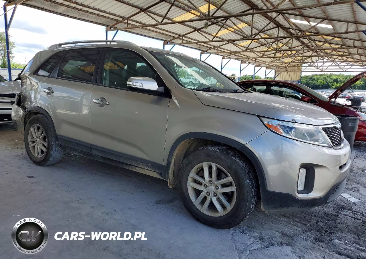 2014 Kia Sorento Lx VIN:5XYKT4A63EG546397 - 4