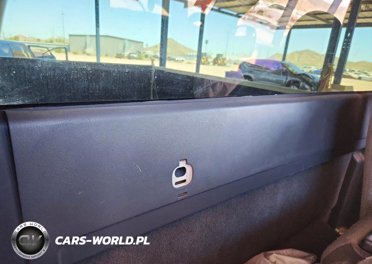 1999 Chevrolet Silverado C1500 VIN:1GCEC14W7XZ117226 - 10