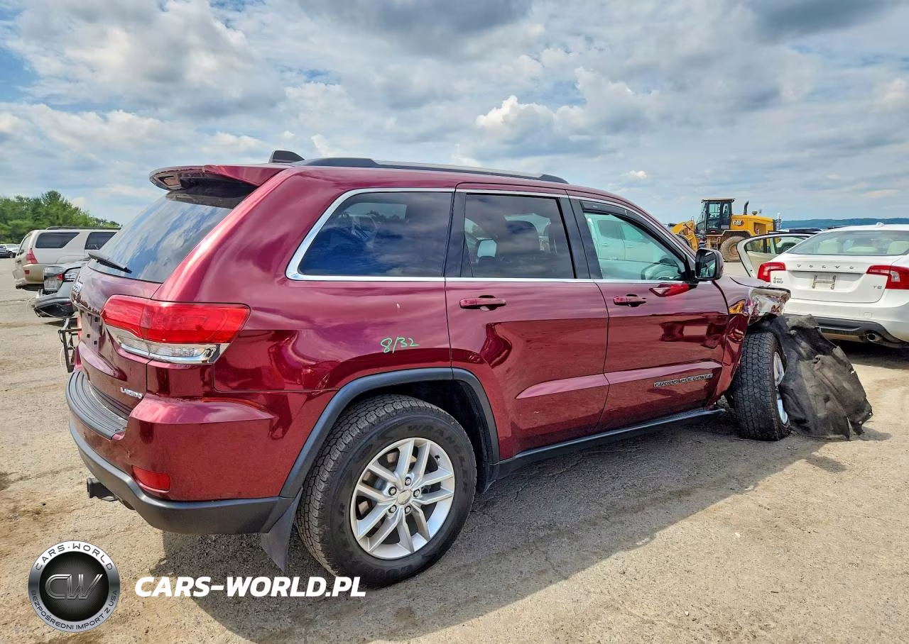 2017 Jeep Grand Cherokee Laredo VIN:1C4RJFAG6HC800265 - 3