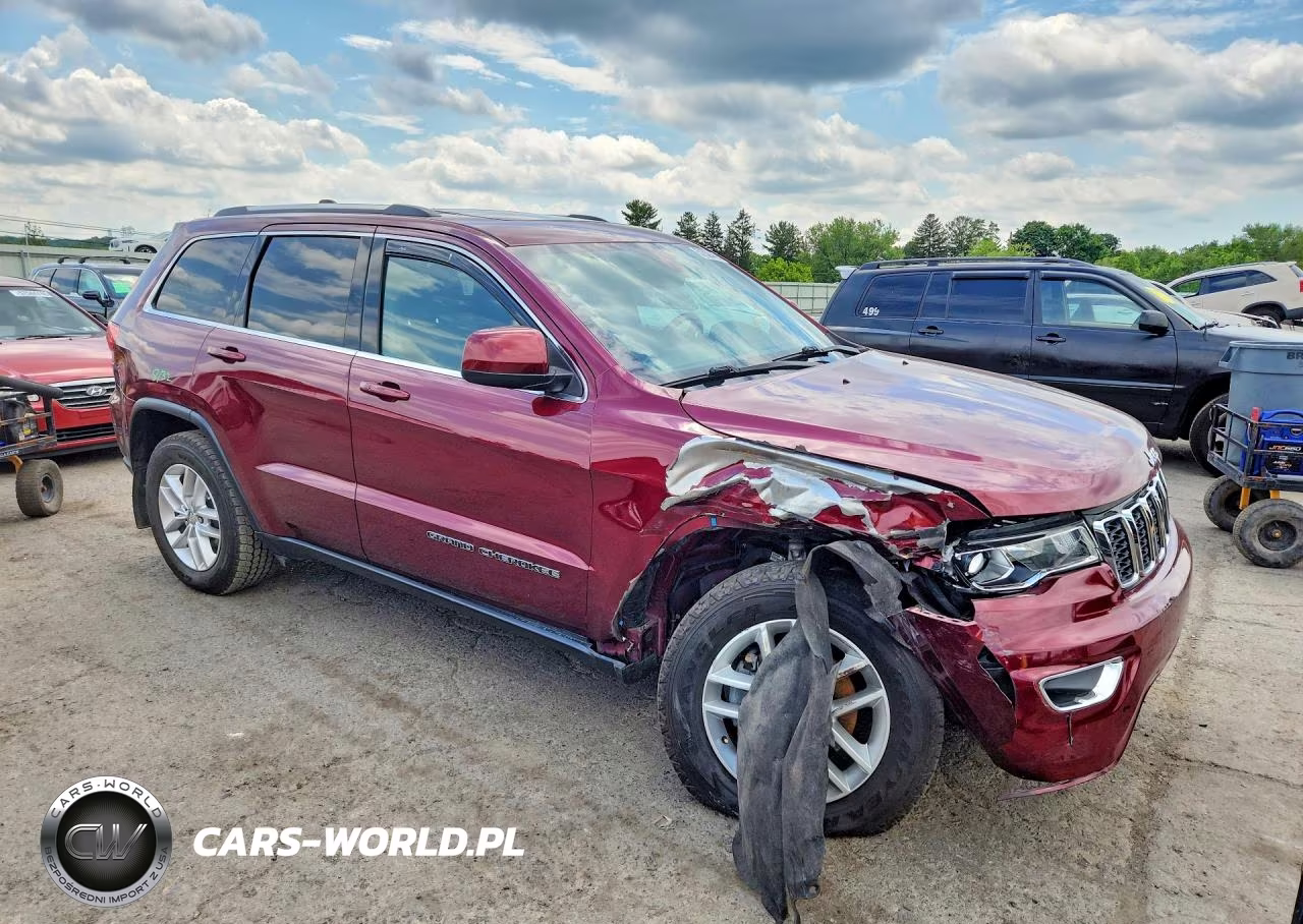 2017 Jeep Grand Cherokee Laredo VIN:1C4RJFAG6HC800265 - 4