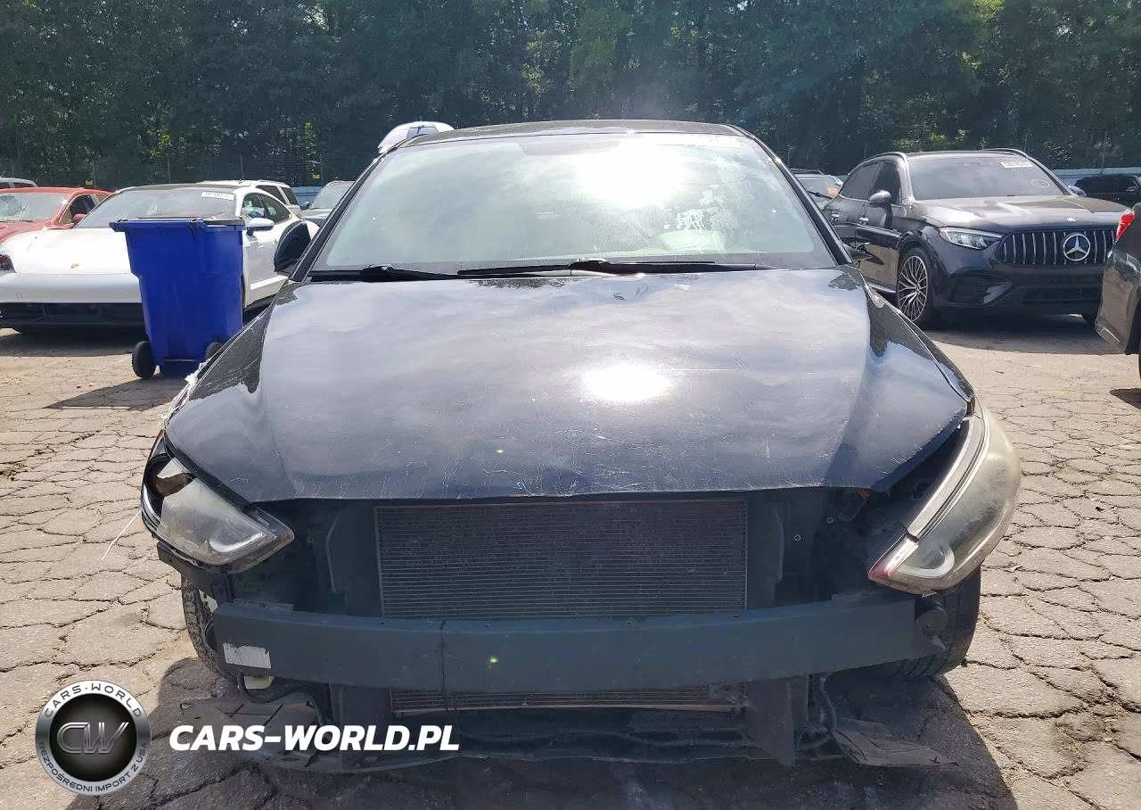 2018 Hyundai Elantra VIN:5NPD84LF7JH304836 - 5