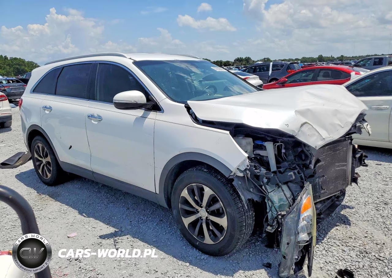 2017 Kia Sorento Ex VIN:5XYPH4A1XHG275709 - 4