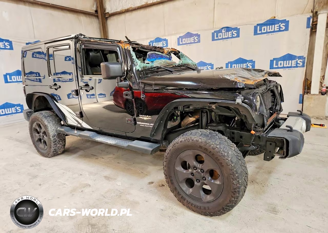 2014 Jeep Wrangler Unlimited Sahara VIN:1C4BJWEG4EL130240 - 4