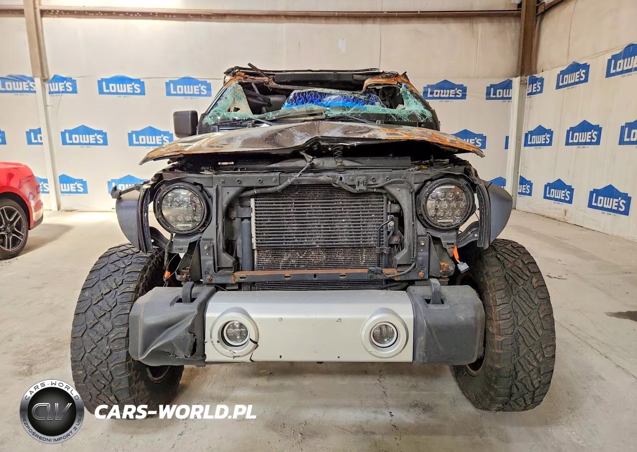 2014 Jeep Wrangler Unlimited Sahara VIN:1C4BJWEG4EL130240 - 5