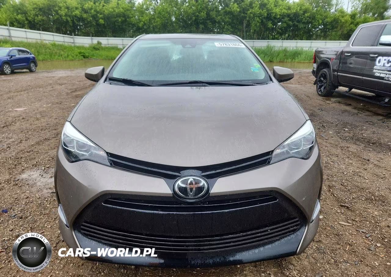 2018 Toyota Corolla VIN:2T1BURHE9JC078592 - 5