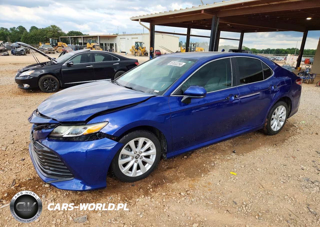 2018 Toyota Camry Le – zdjęcie 1 z 13