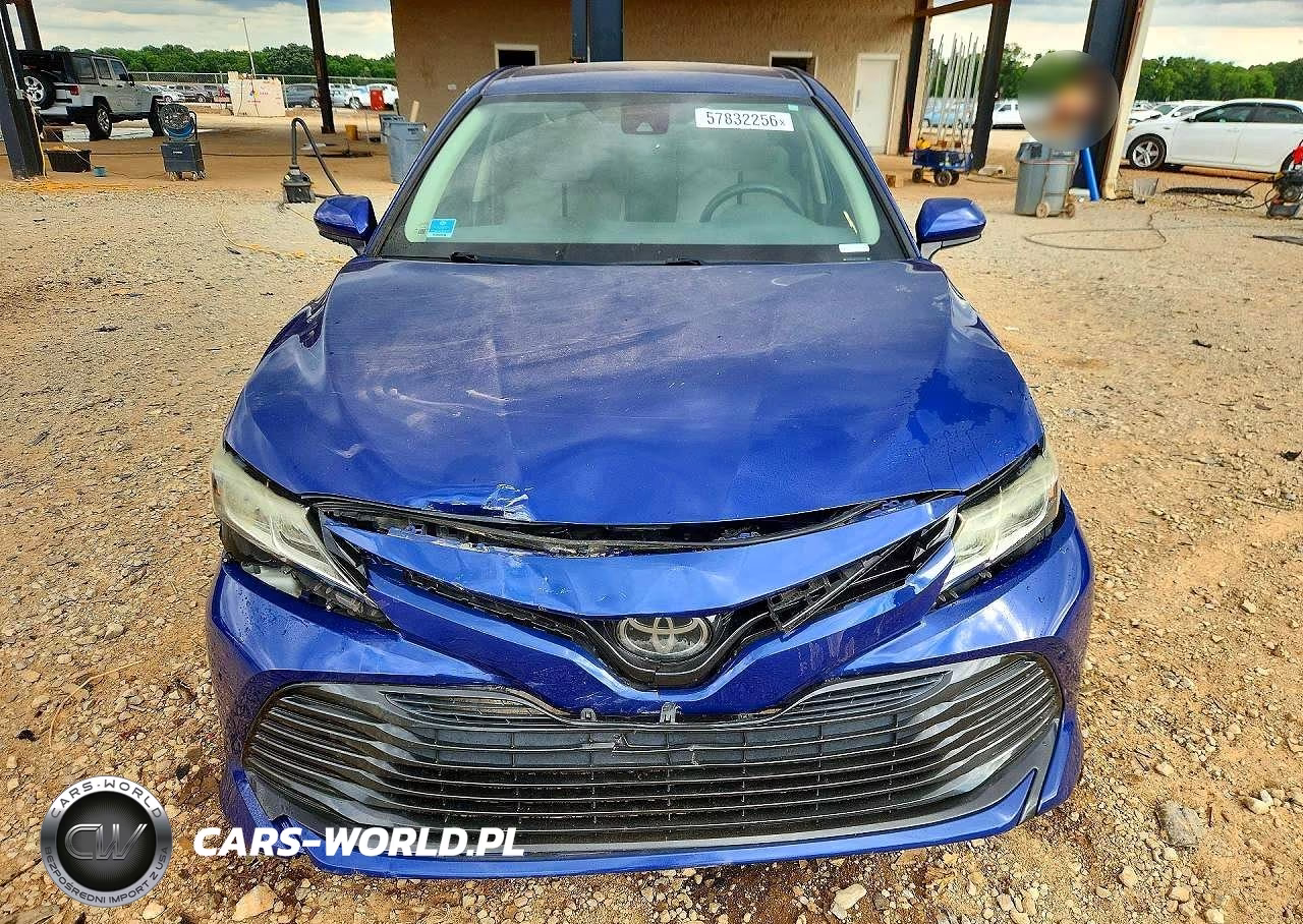 2018 Toyota Camry Le VIN:4T1B11HK1JU637082 - 5