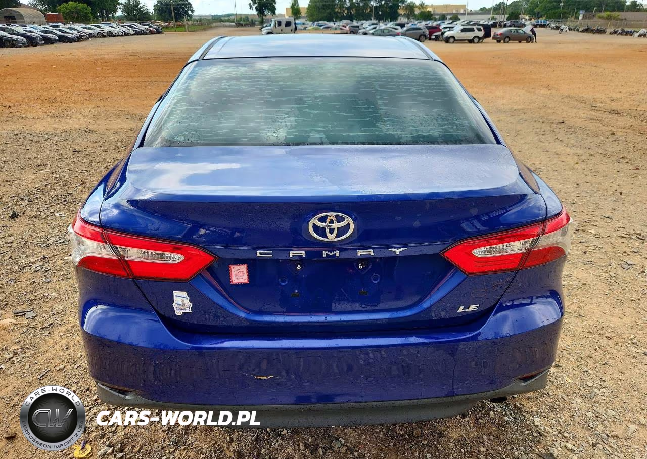 2018 Toyota Camry Le VIN:4T1B11HK1JU637082 - 6