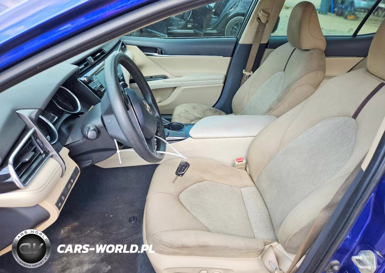 2018 Toyota Camry Le VIN:4T1B11HK1JU637082 - 7