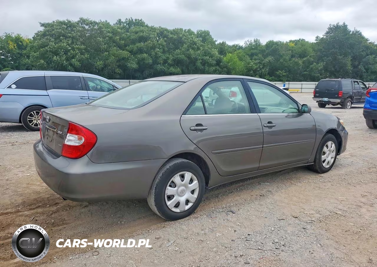2003 Toyota Camry Le VIN:4T1BE32K13U752261 - 3