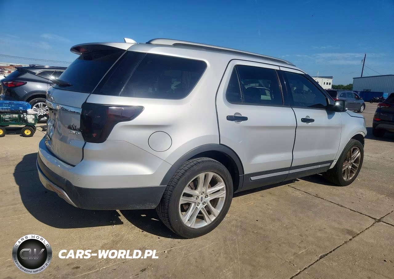 2016 Ford Explorer Xlt VIN:1FM5K8D89GGA81530 - 3