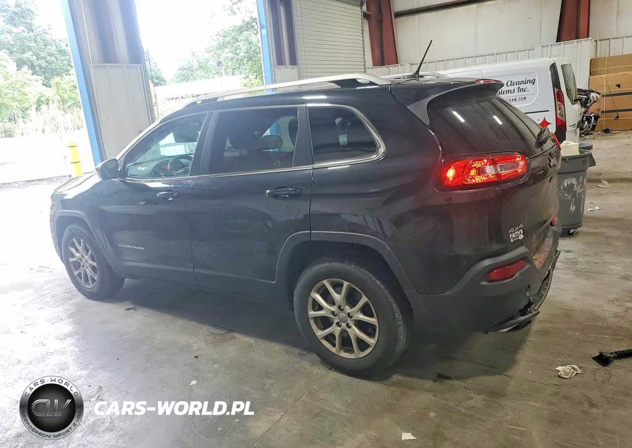 2015 Jeep Cherokee Latitude VIN:1C4PJMCS5FW513637 - 2