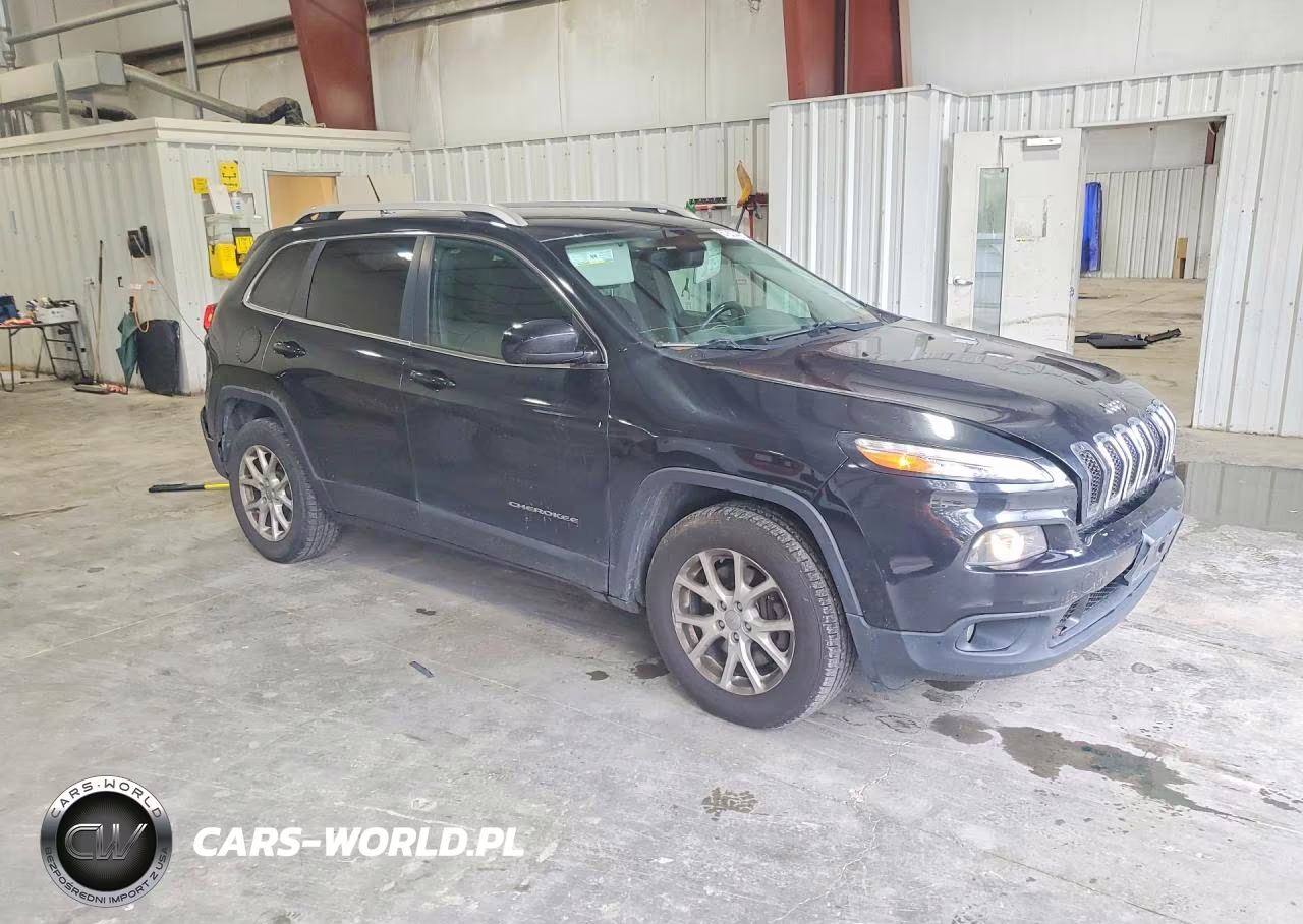 2015 Jeep Cherokee Latitude VIN:1C4PJMCS5FW513637 - 4