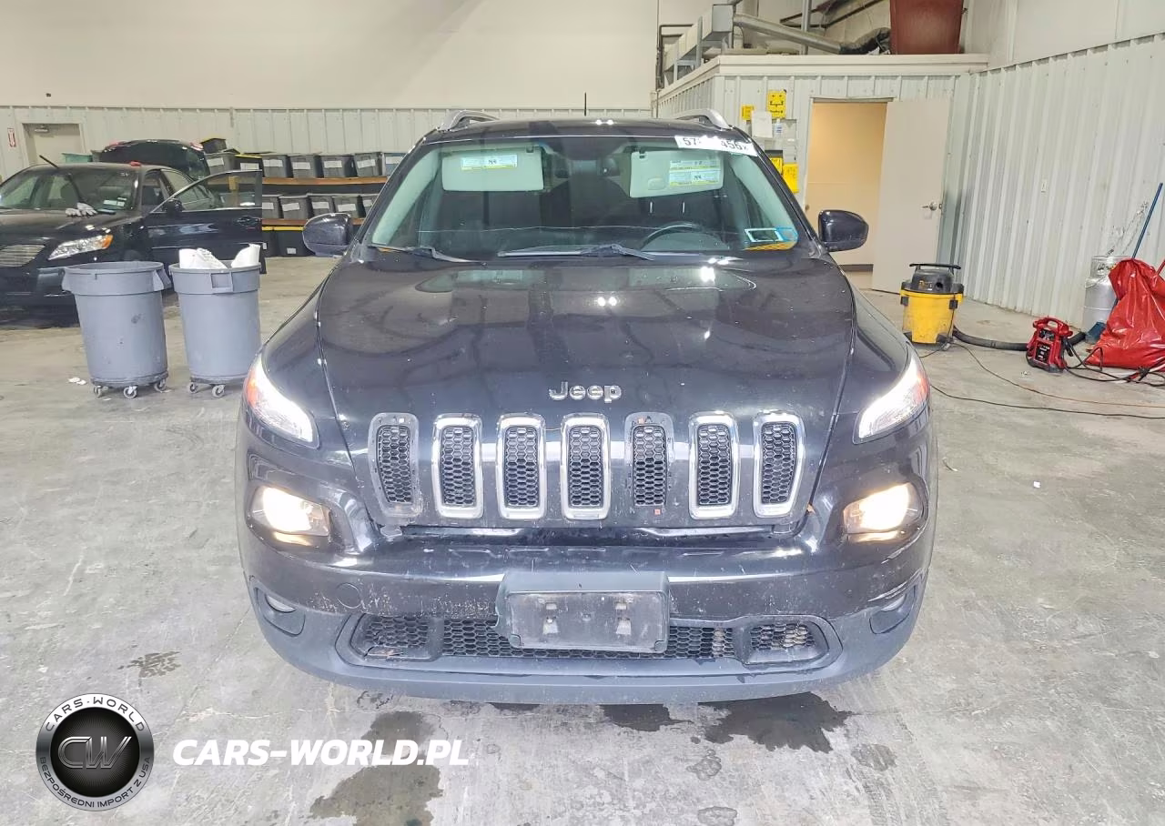 2015 Jeep Cherokee Latitude VIN:1C4PJMCS5FW513637 - 5