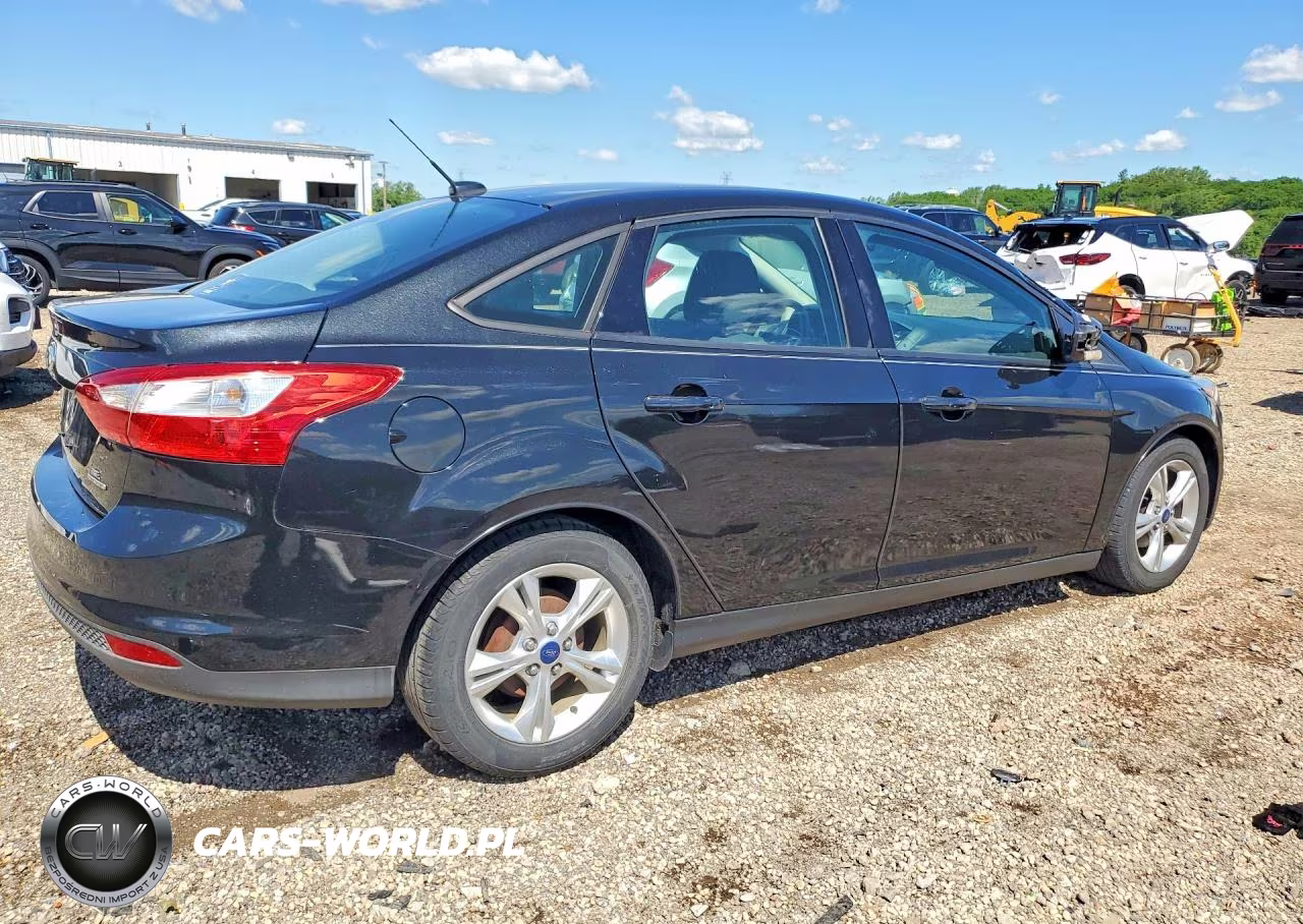 2014 Ford Focus Se VIN:1FADP3F21EL353866 - 3
