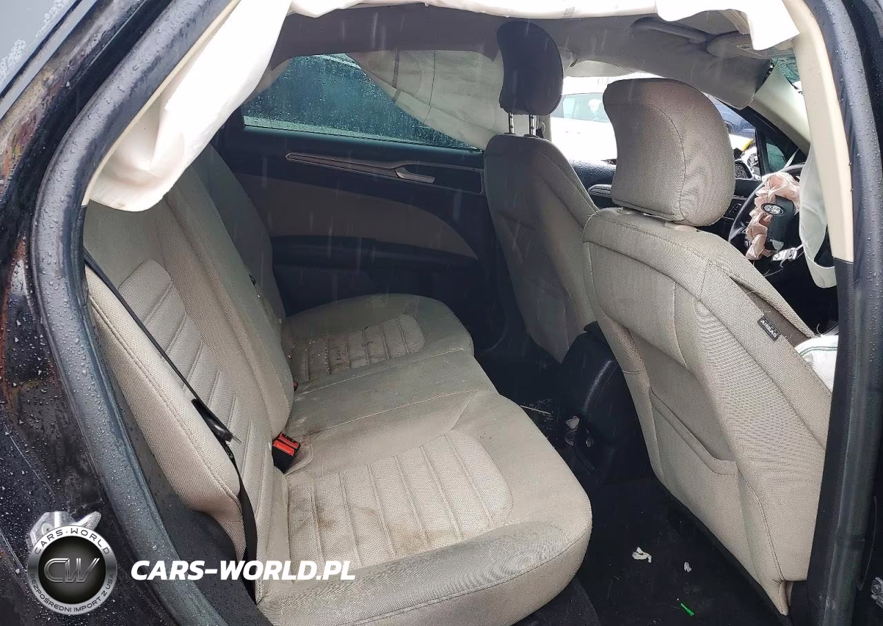 2019 Ford Fusion S VIN:3FA6P0G77KR198724 - 10